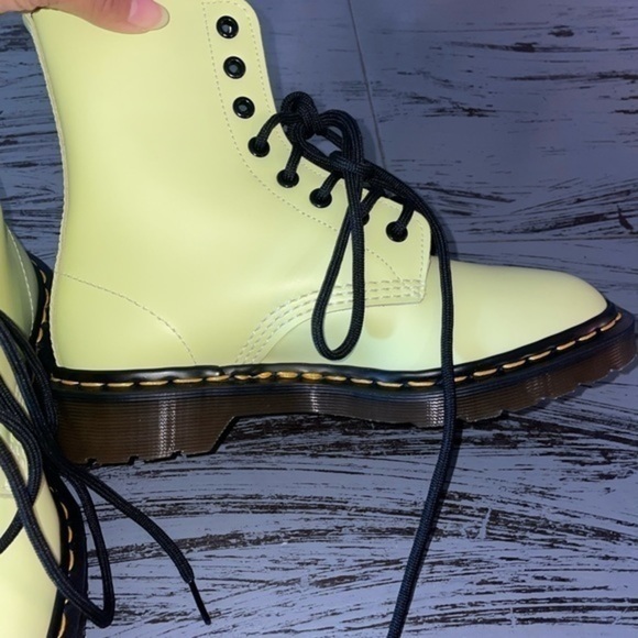 New Dr.Marten WOMEN'S 1460 UNDERCOVER women size 6 US - Picture 8 of 11